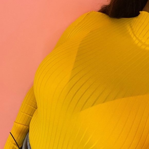 WOMEN DAYLILY YELLOW RIBBED LONG SLEEVE MOCK NECK THONG BODYSUIT - Picture 3 of 4